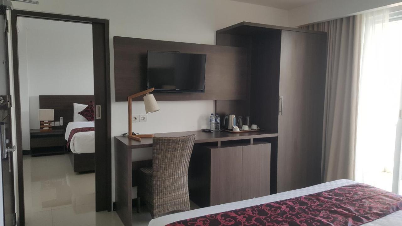 Hotel Adhiloka à Uluwatu Extérieur photo