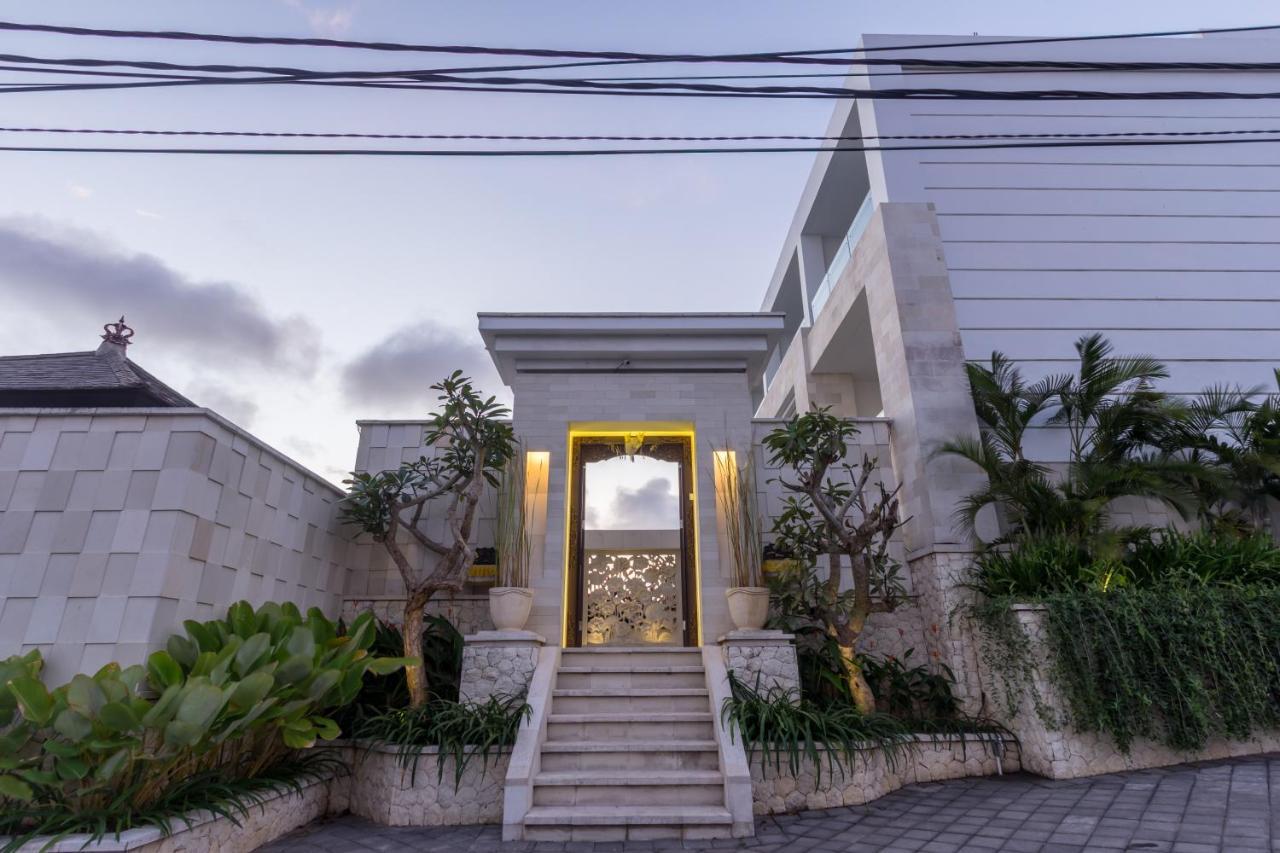 Hotel Adhiloka à Uluwatu Extérieur photo