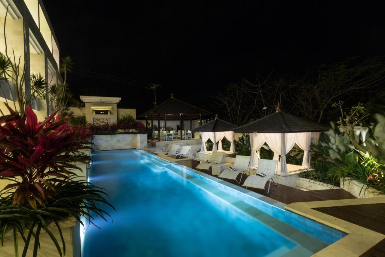 Hotel Adhiloka à Uluwatu Extérieur photo